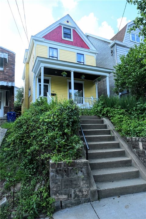 Photo of 722 Boggs Ave, Pittsburgh, PA 15211 (MLS # 1763525)