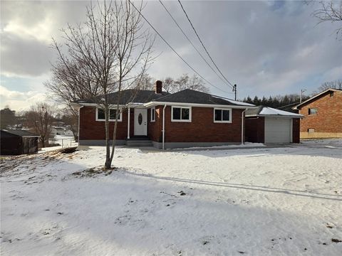 Photo of 265 N Duffy Rd, Butler, PA 16001 (MLS # 1738041)