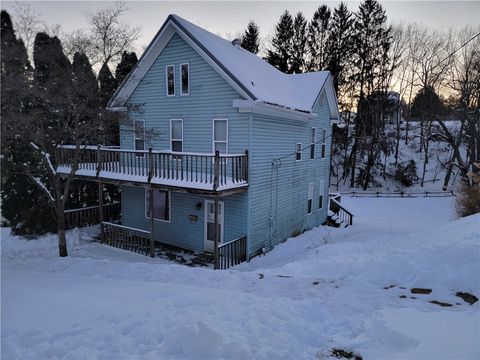 Photo of 117 Beyer Ave, Punxsutawney, PA 15767 (MLS # 1738775)