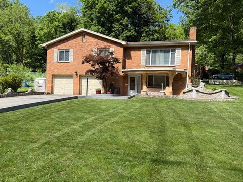 Photo of 2025 Beulah Road, Pittsburgh, PA 15235 (MLS # 1762961)