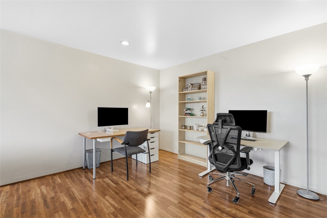 128 N Craig 909
