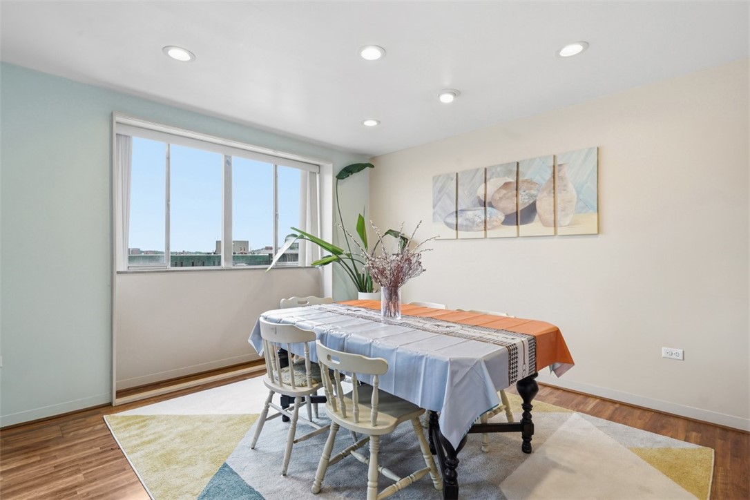 128 N Craig 909