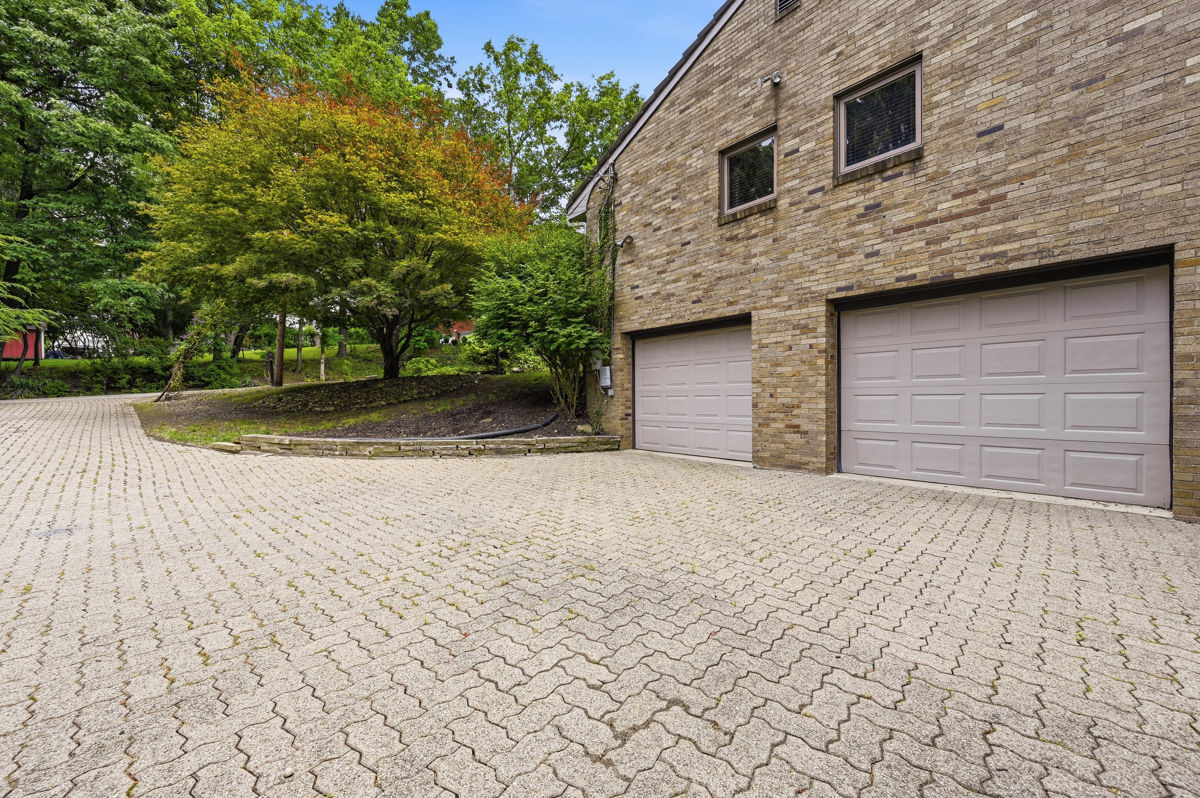 105 Berkeley Drive