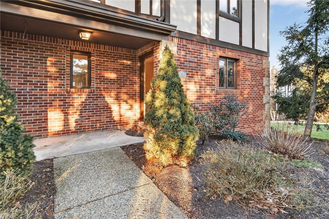 1585 Stone Mansion Dr