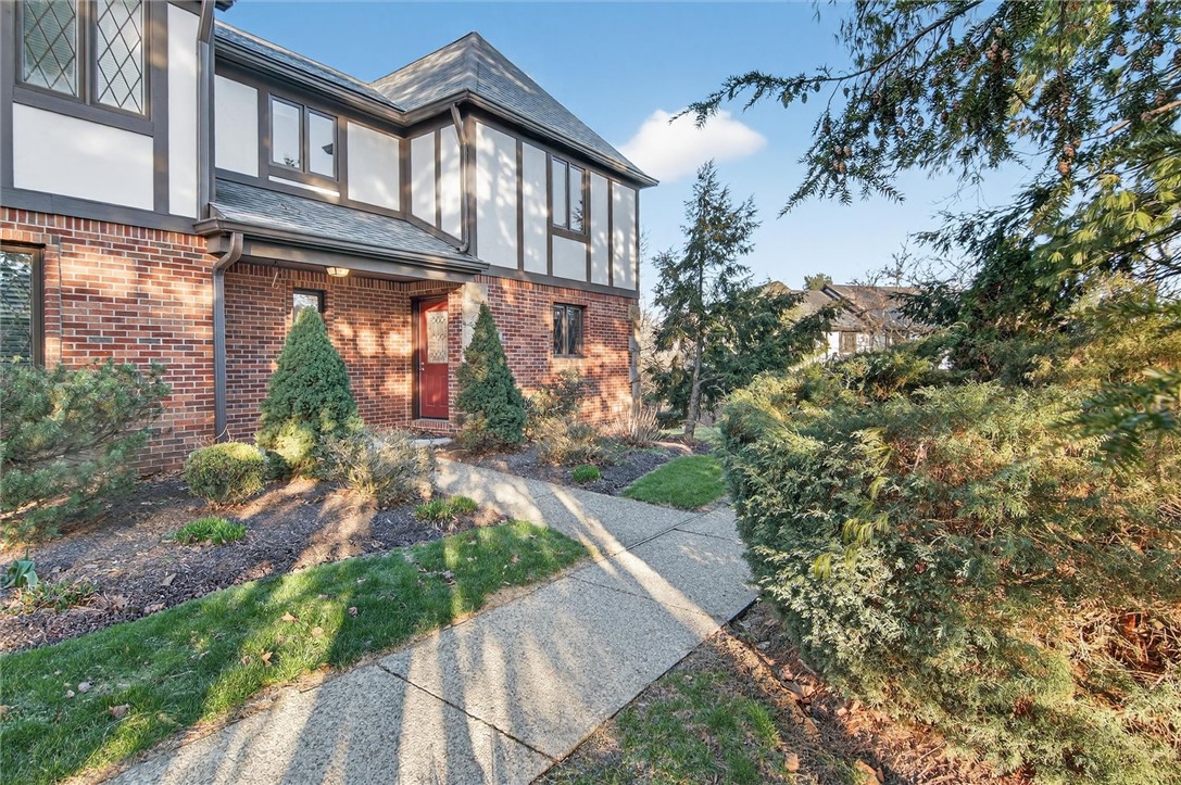 1585 Stone Mansion Dr