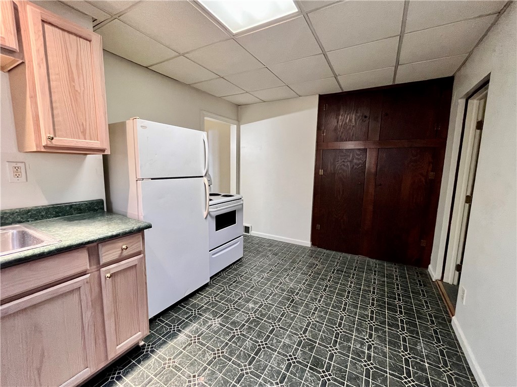 Beaver Falls, Pennsylvania 15010, United States, 1 Bedroom Bedrooms, ,1 BathroomBathrooms,Residential,Active,98524