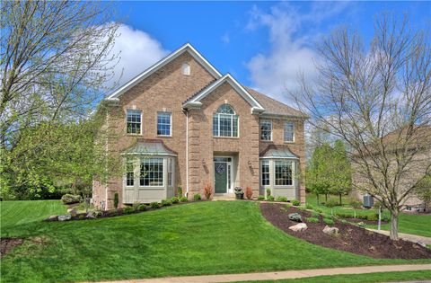 Photo of 2019 Condor Ln, Gibsonia, PA 15044 (MLS # 1749244)