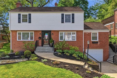 Photo of 835 Chalmers Pl, Pittsburgh, PA 15243 (MLS # 1750692)