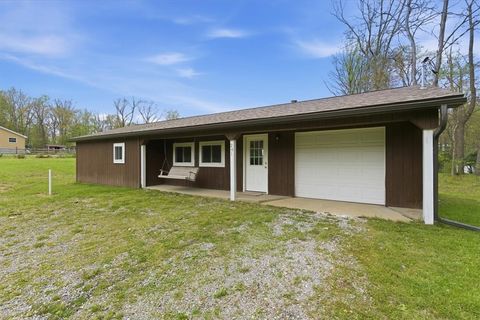 Photo of 261 Hilltop Acres, Slippery Rock, PA 16057 (MLS # 1752711)