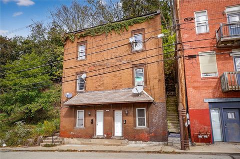 Photo of 1025 Lynn Ave, Turtle Creek, PA 15145 (MLS # 1725801)