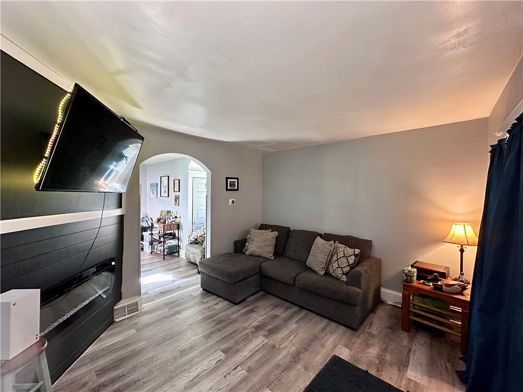 Union Twp, Pennsylvania 16101, United States, 2 Bedrooms Bedrooms, ,1 BathroomBathrooms,Residential,Contingent,180096