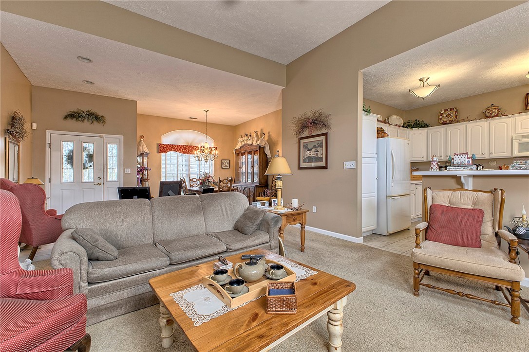 6015 Triple Crown Cir