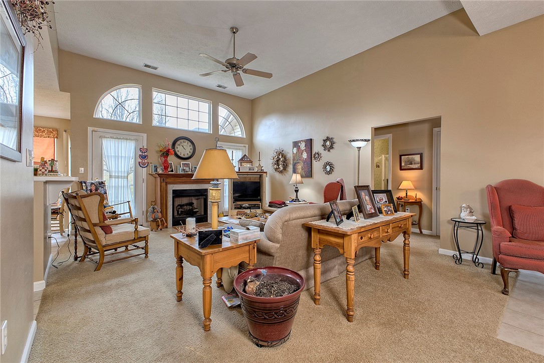 6015 Triple Crown Cir