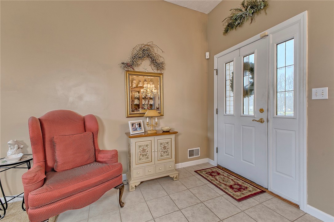 6015 Triple Crown Cir