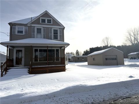 Photo of 215 W Park St, Hermitage, PA 16148 (MLS # 1739540)