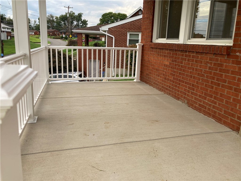 905 Lindsay Rd