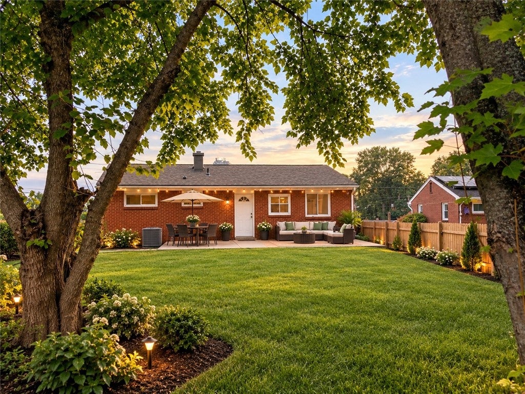 905 Lindsay Rd