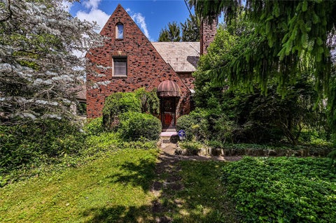 Photo of 4300 Brownsville Rd, Pittsburgh, PA 15236 (MLS # 1762514)