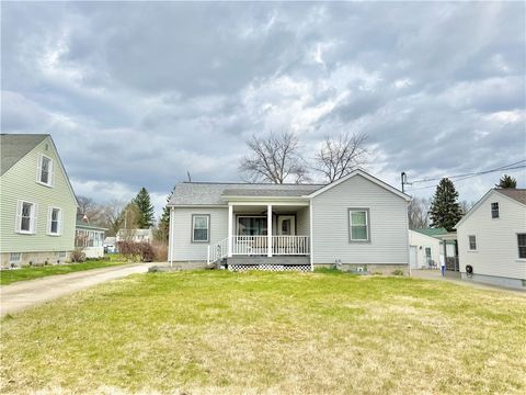 Photo of 505 E Hazelcroft Ave, New Castle, PA 16105 (MLS # 1746283)