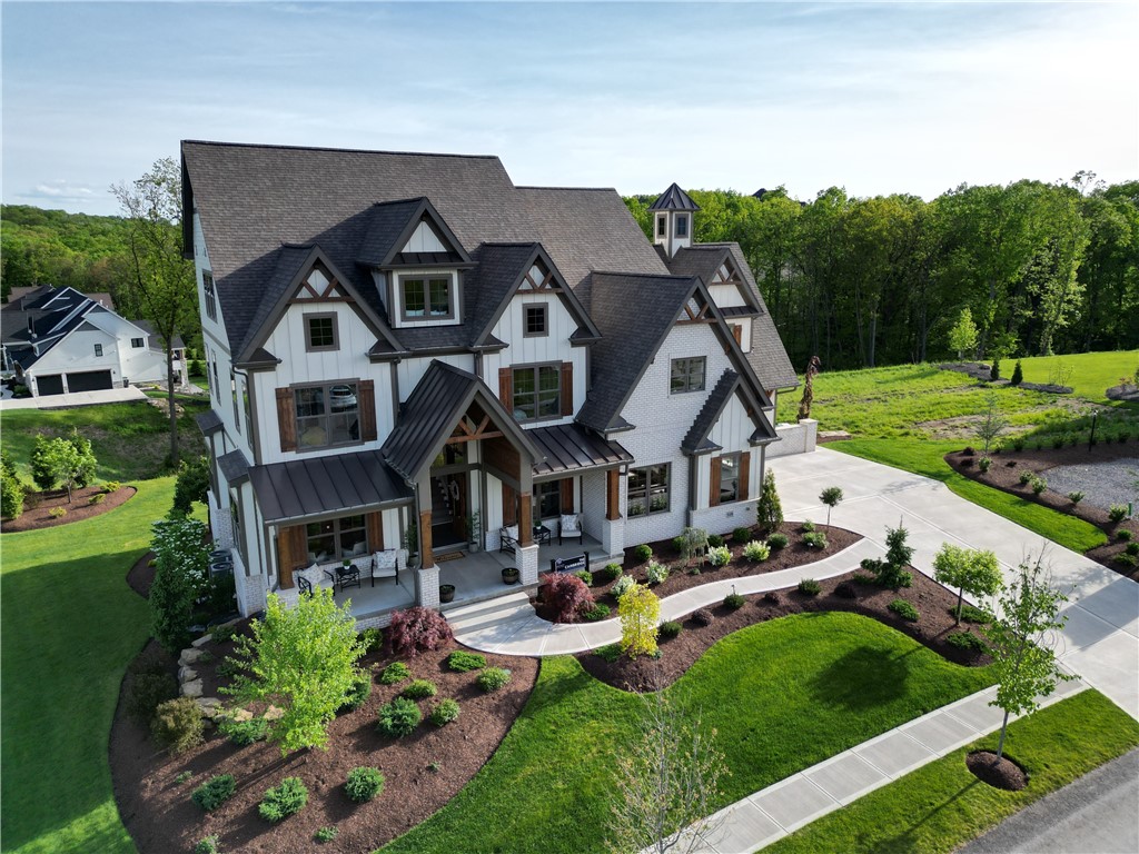 318 Spruce Ln