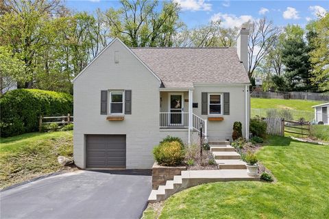 Photo of 528 Glenrock Dr, Bethel Park, PA 15102 (MLS # 1750870)