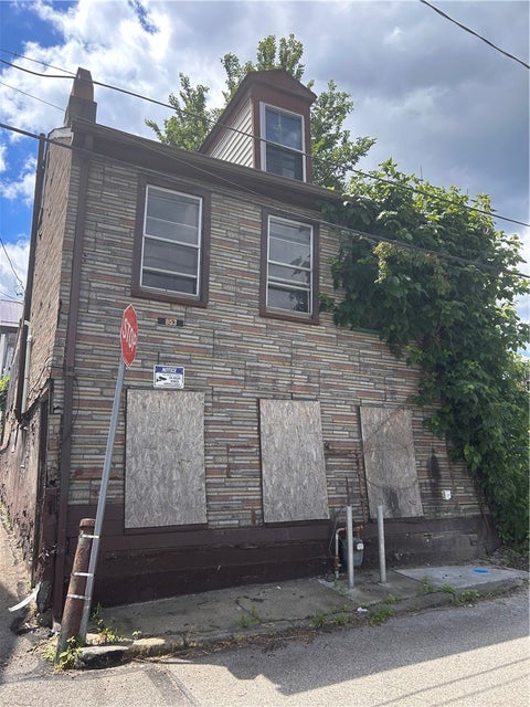 Photo of 853 Lovitt Way, Pittsburgh, PA 15212 (MLS # 1764134)
