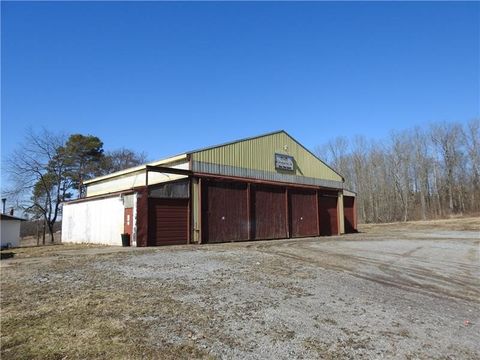 Photo of 124 Smith Rd, Slippery Rock, PA 16057 (MLS # 1746148)