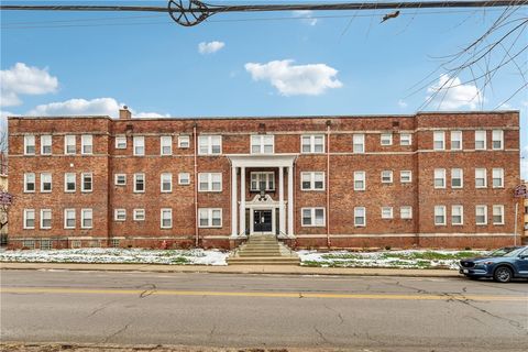 Photo of 600 S Negley Ave #16, Pittsburgh, PA 15232 (MLS # 1736188)