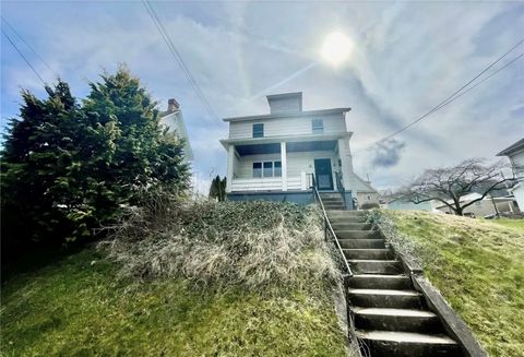 Homes For Sale - 746 6th Avenue Ave<br/> Coraopolis, PA 15108