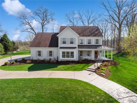 Photo of 1141 Lauralynn Dr, Latrobe, PA 15650 (MLS # 1747952)