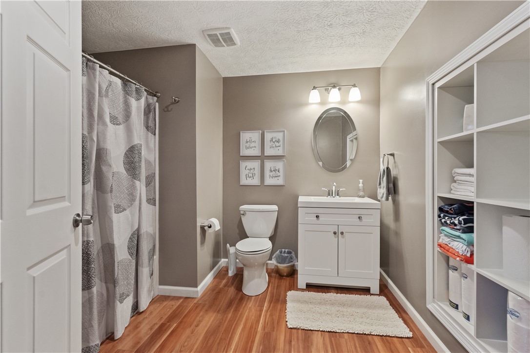 North Strabane, Pennsylvania 15317, United States, 4 Bedrooms Bedrooms, ,4 BathroomsBathrooms,Residential,Active,119761