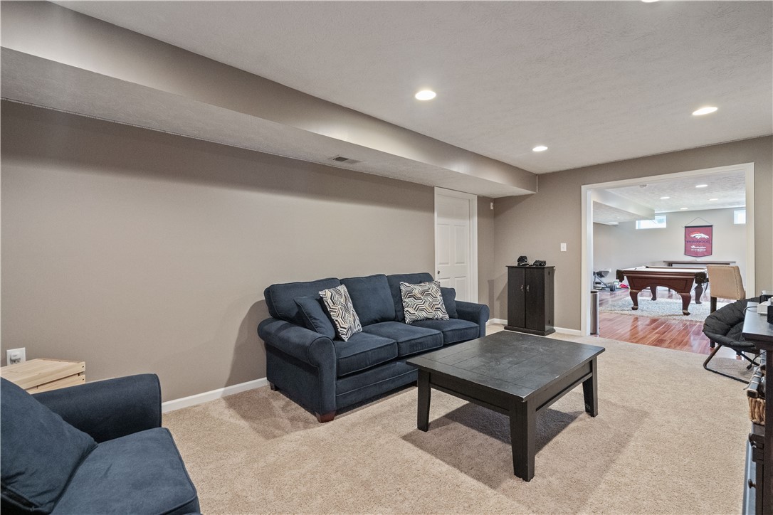 North Strabane, Pennsylvania 15317, United States, 4 Bedrooms Bedrooms, ,4 BathroomsBathrooms,Residential,Active,119761