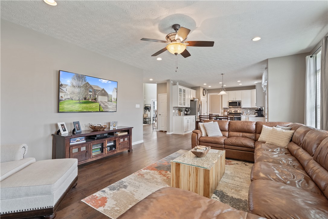 North Strabane, Pennsylvania 15317, United States, 4 Bedrooms Bedrooms, ,4 BathroomsBathrooms,Residential,Active,119761