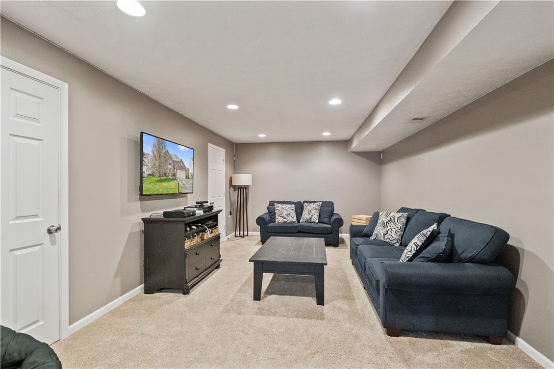 North Strabane, Pennsylvania 15317, United States, 4 Bedrooms Bedrooms, ,4 BathroomsBathrooms,Residential,Active,119761