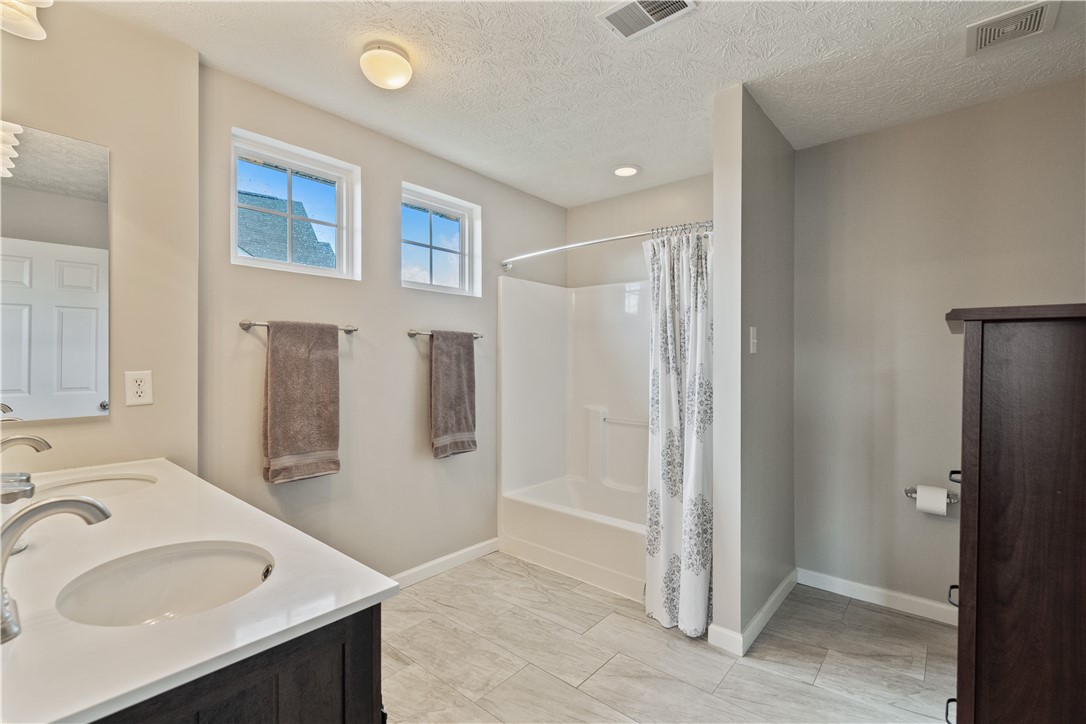 North Strabane, Pennsylvania 15317, United States, 4 Bedrooms Bedrooms, ,4 BathroomsBathrooms,Residential,Active,119761