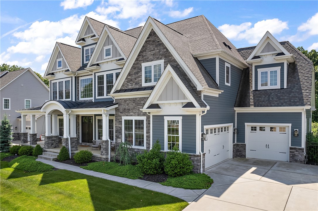 665 Chilliwack Ln