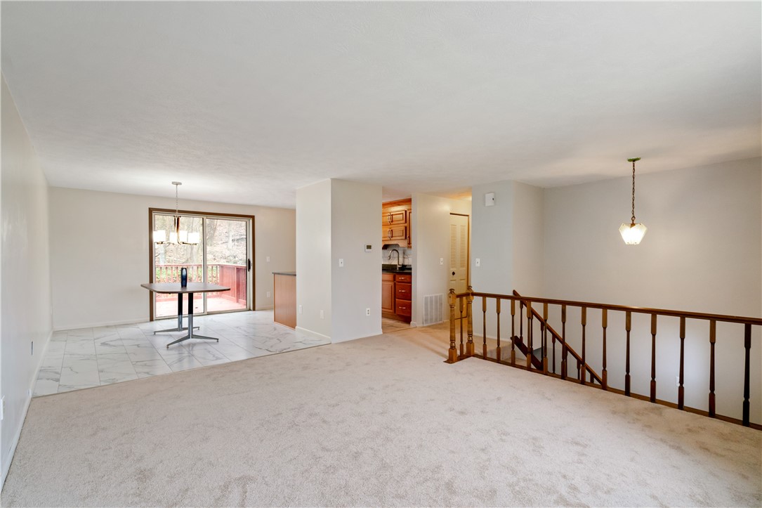 1248 Armstrong Drive Dr, South Park, Pennsylvania image 4