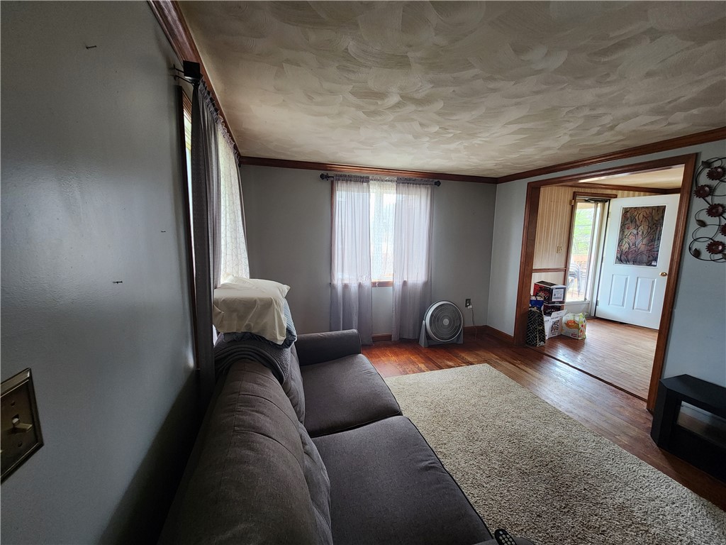 528 Constitution Cir Cir, Clairton, Pennsylvania image 3