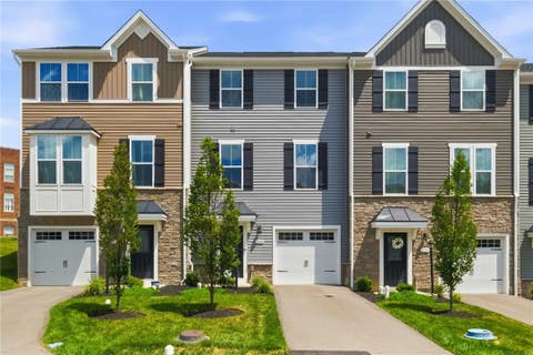 Townhouse For Rent - 233 Chesna Dr Dr<br/> Whitehall, PA 15234