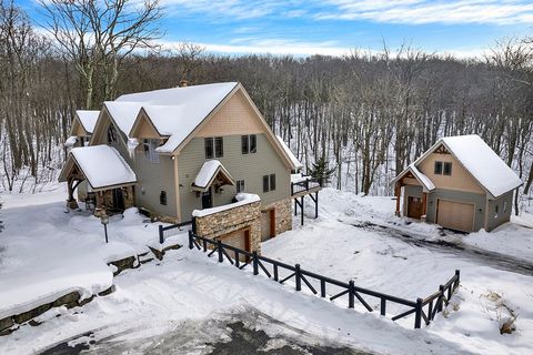 Photo of 316 Cinnamon Fern Dr, Somerset, PA 15501 (MLS # 1735576)