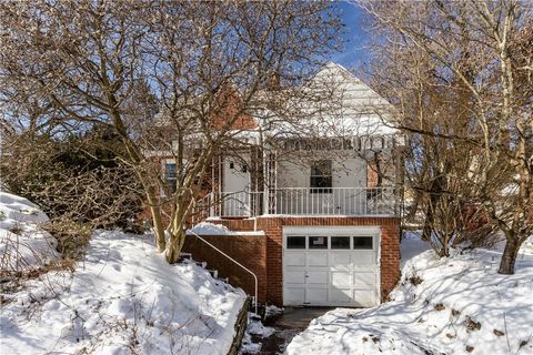 Photo of 2606 Winchester Dr, Pittsburgh, PA 15220 (MLS # 1739851)