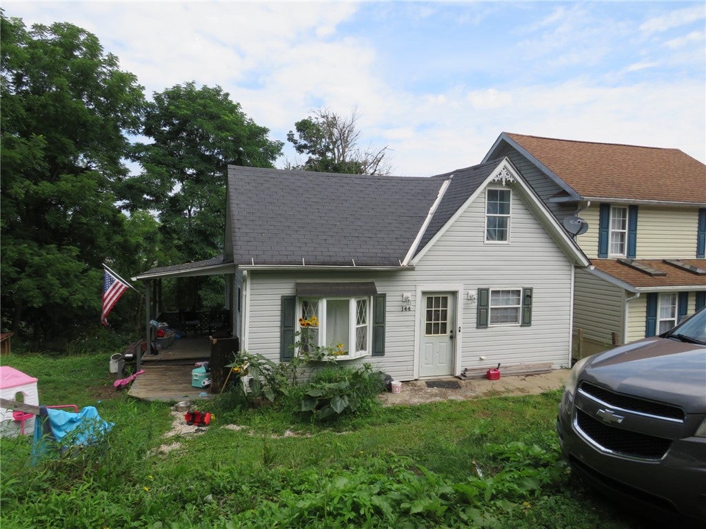 144 Armstrong Ave