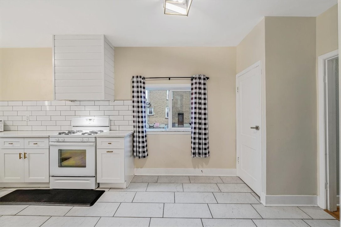 Munhall, Pennsylvania 15120, United States, 3 Bedrooms Bedrooms, ,2 BathroomsBathrooms,Residential,Active,216836