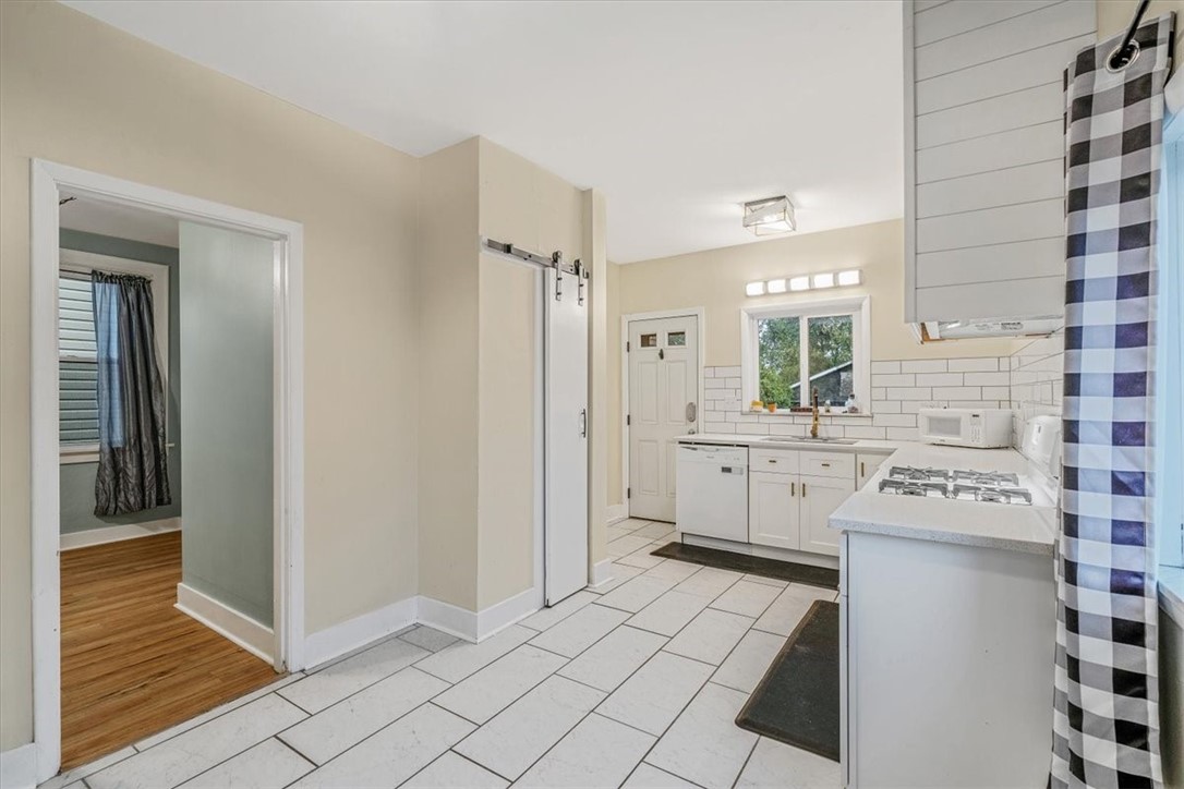 Munhall, Pennsylvania 15120, United States, 3 Bedrooms Bedrooms, ,2 BathroomsBathrooms,Residential,Active,216836