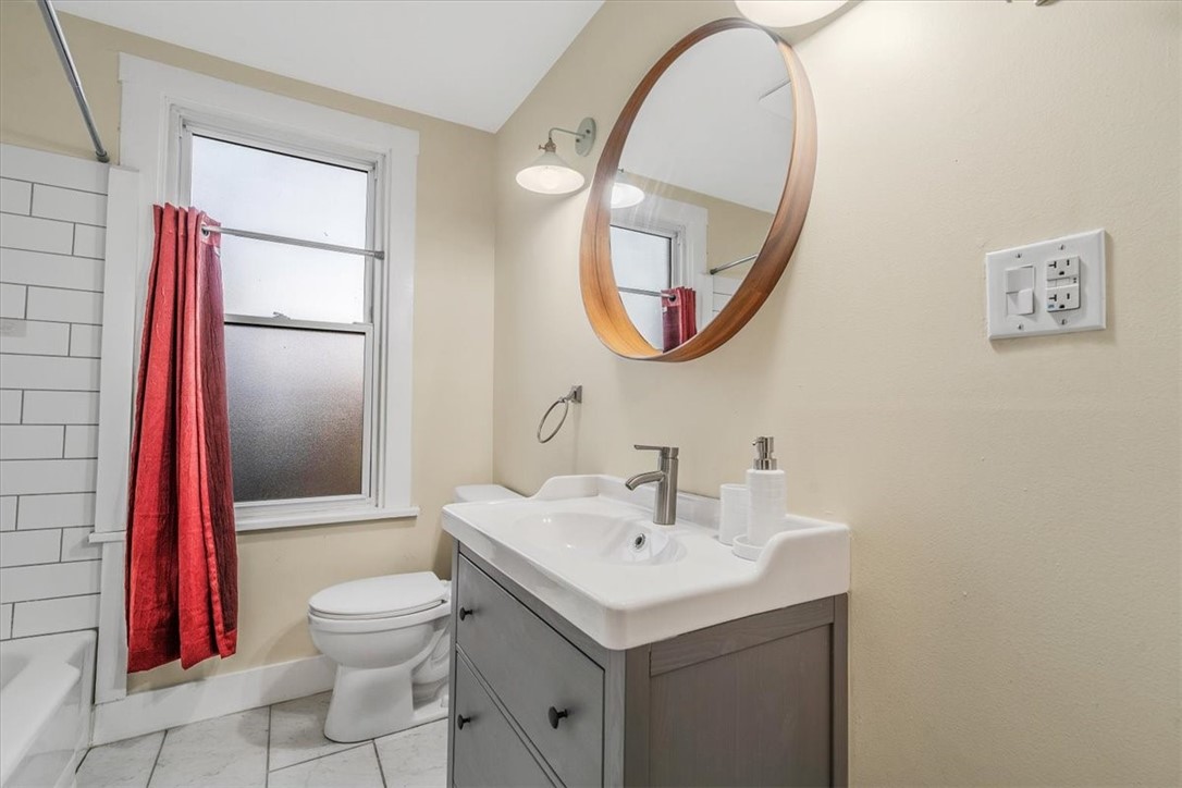 Munhall, Pennsylvania 15120, United States, 3 Bedrooms Bedrooms, ,2 BathroomsBathrooms,Residential,Active,216836