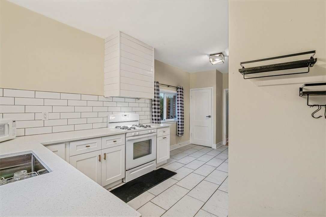 Munhall, Pennsylvania 15120, United States, 3 Bedrooms Bedrooms, ,2 BathroomsBathrooms,Residential,Active,216836