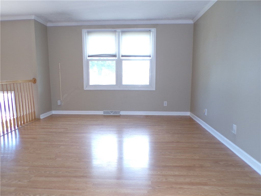 118 Whitney Dr