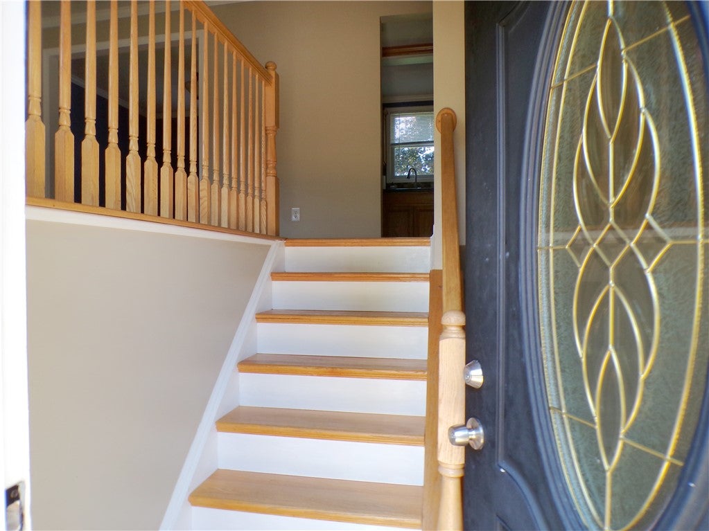 118 Whitney Dr