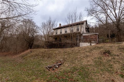 Photo of 337 Tippecanoe Road, Smock, PA 15480 (MLS # 1735420)