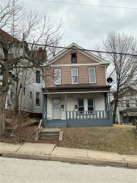 Photo of 216 Ridge Ave, New Kensington, PA 15068 (MLS # 1743734)